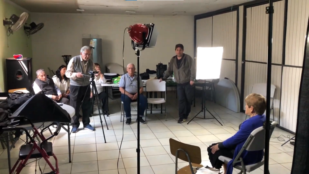 Taller cine comunitario personas mayores Taller de cine comunitario para personas mayores en el Club de Adulto Mayor del Almendral de la comuna de Pudahuel